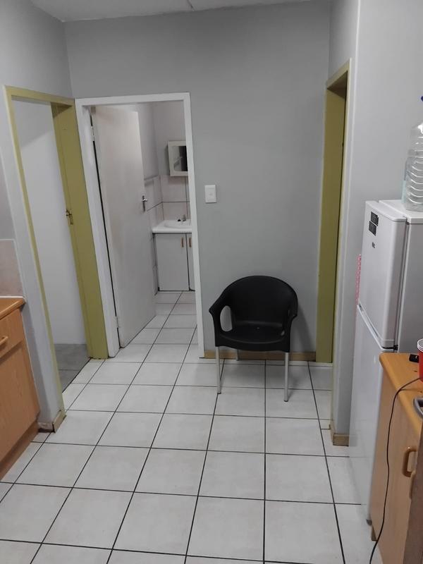 To Let 2 Bedroom Property for Rent in Kannoniers Park North West